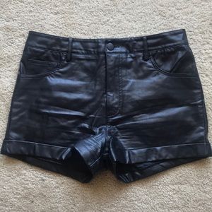 FOREVER 21 mid rise pleather shorts